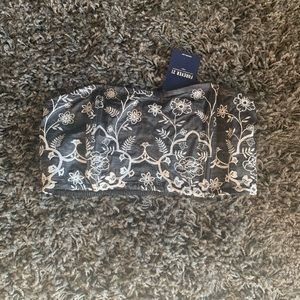 SOLD‼️‼️Cute strapless top